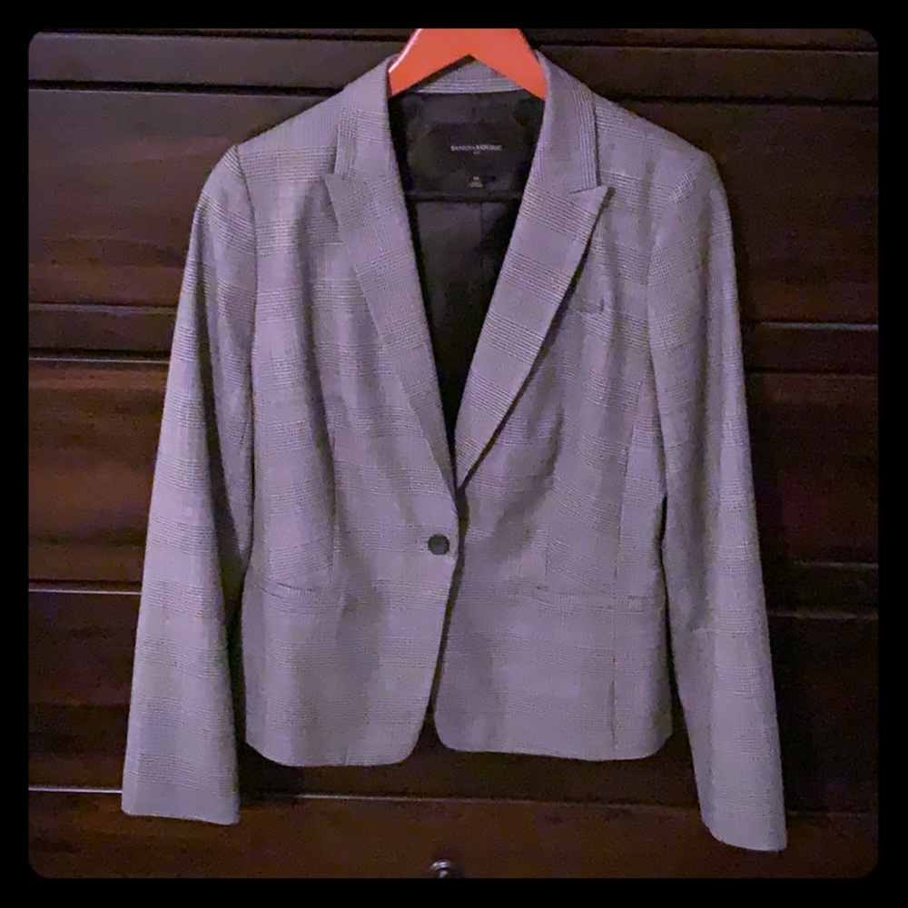 Banana Republic Women’s Glen Plaid Blazer